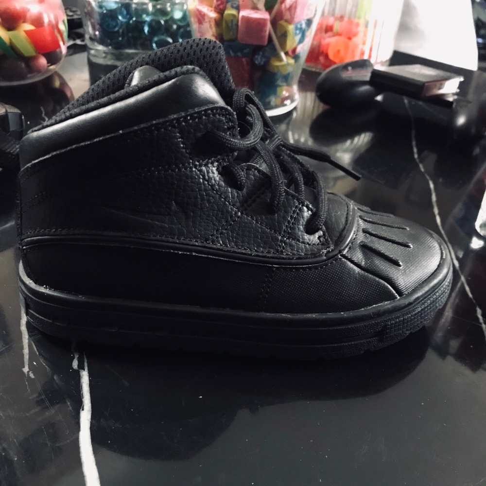 Shoe